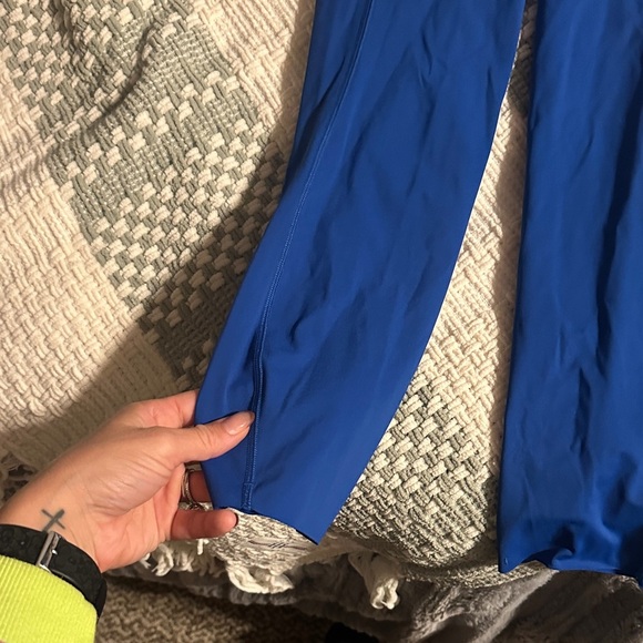 Lululemon base pace leggings 💙 - Picture 3 of 4